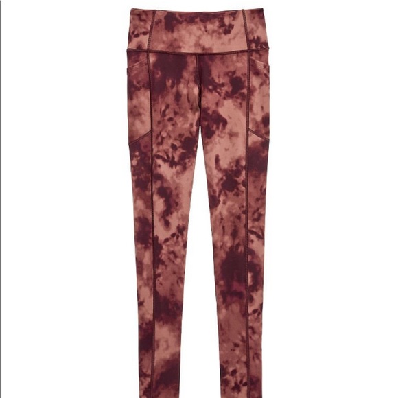 Victoria's Secret Incredible Essential Legging - Picture 2 of 7